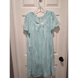 Miss Elaine‎ Women's size 2X Aqua Nightgown Floral Detail Trim Around Neck Line